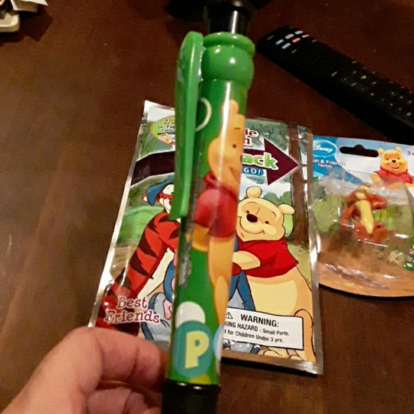 NEW IN PACKAGES, WINNIE  THE  POOH ITEMS. - Picture 5 of 7